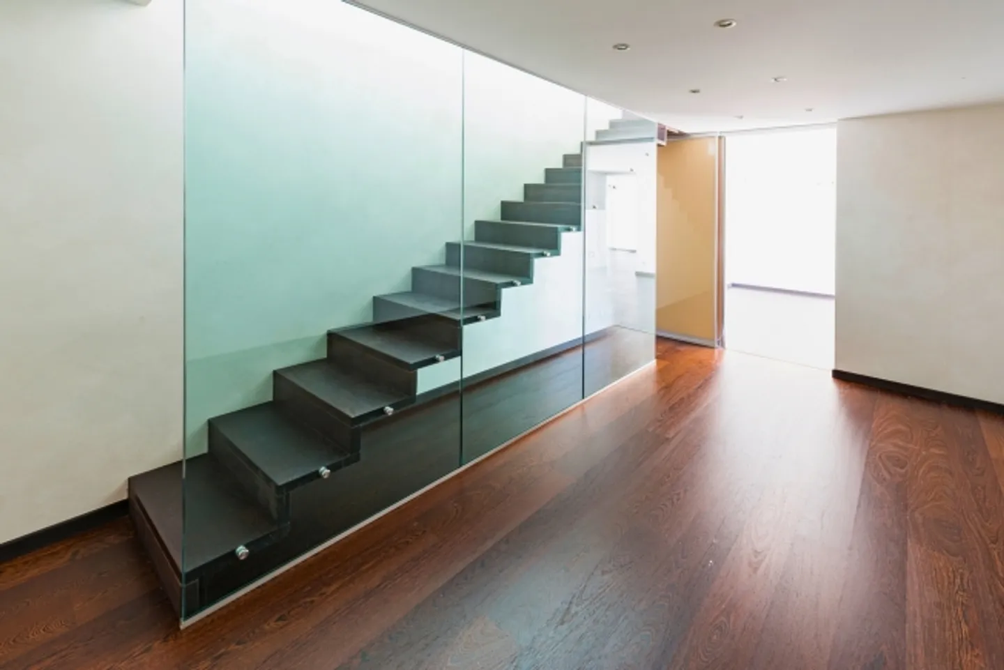 Modern Penthouse with Docking Space - Photo 12 of 20