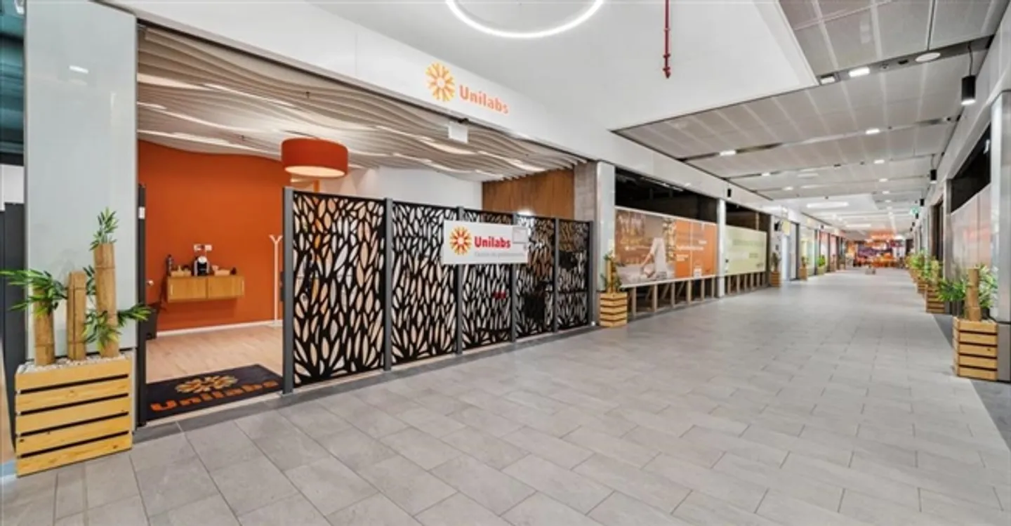 Commerce - Photo 1 of 3