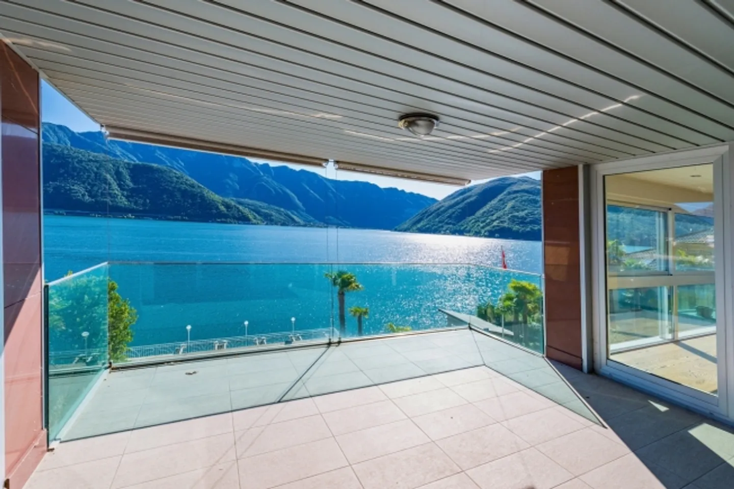 Modern Penthouse with Docking Space - Photo 15 of 20