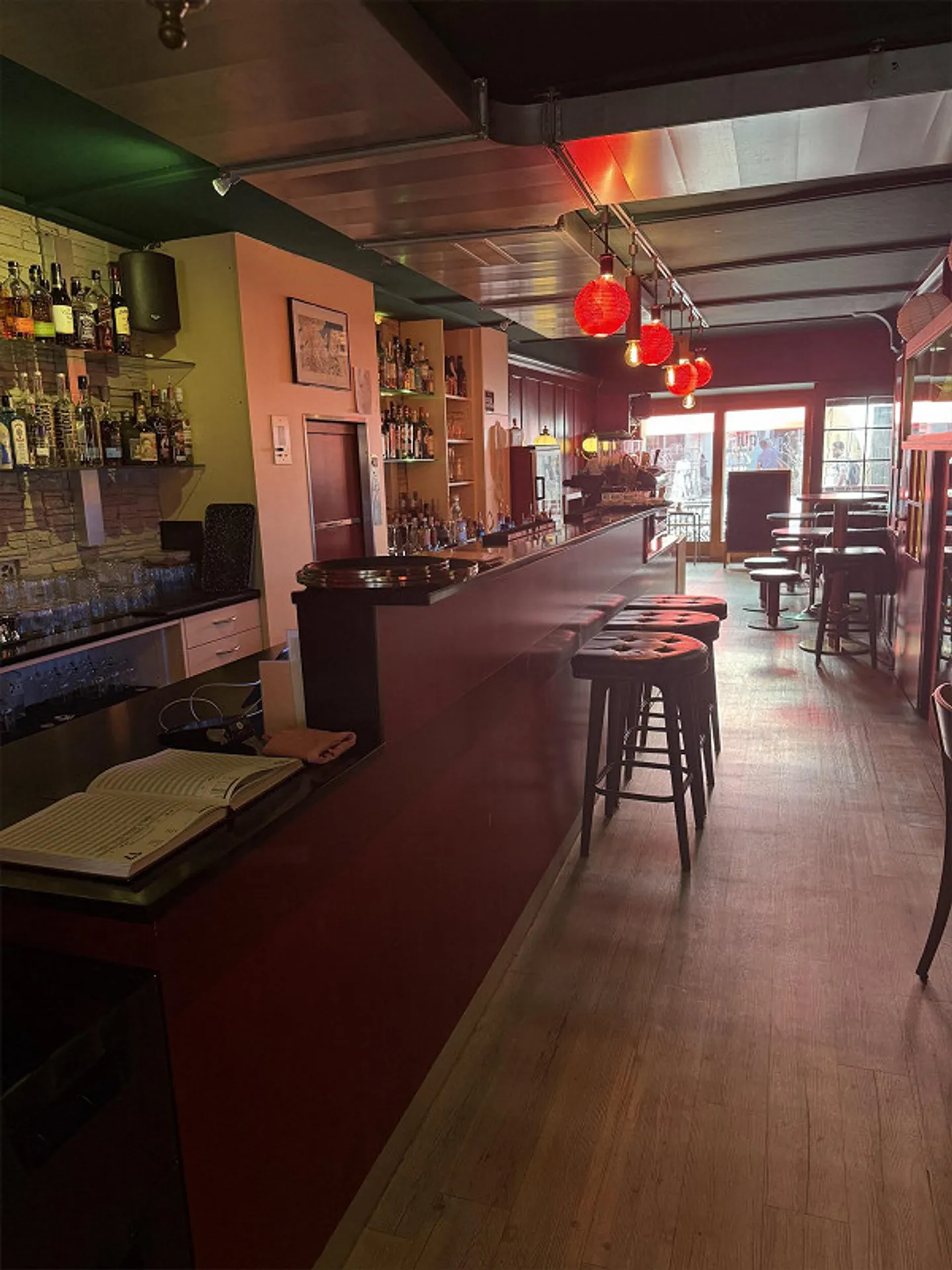 Restaurant in the Heart of the Historic Old Town of Schaffhausen - Photo 2 of 8