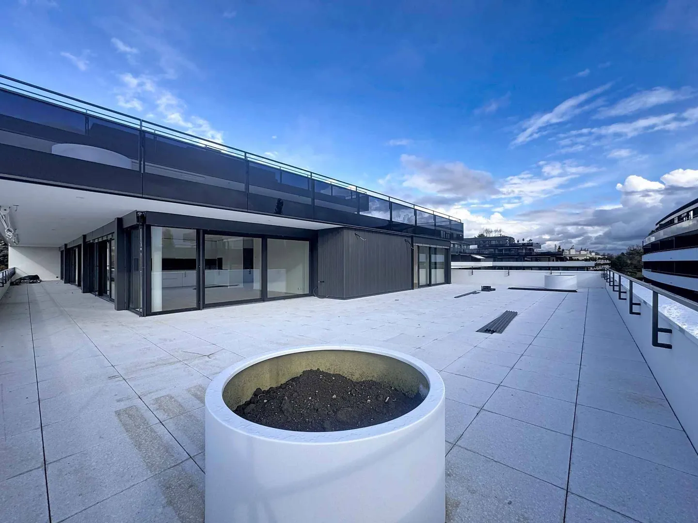 Lussuoso appartamento di 4.5 locali con terrazza di 117m2 e balcone di 47m2, ascensore privato - Foto 10 di 13