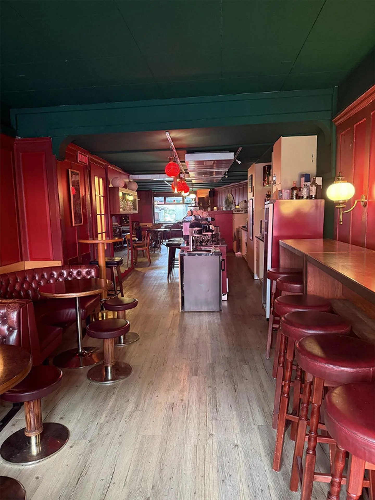 Restaurant in the Heart of the Historic Old Town of Schaffhausen - Photo 3 of 8