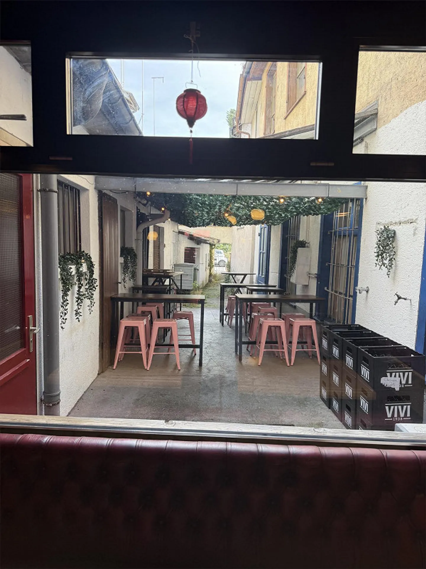 Restaurant in the Heart of the Historic Old Town of Schaffhausen - Photo 6 of 8