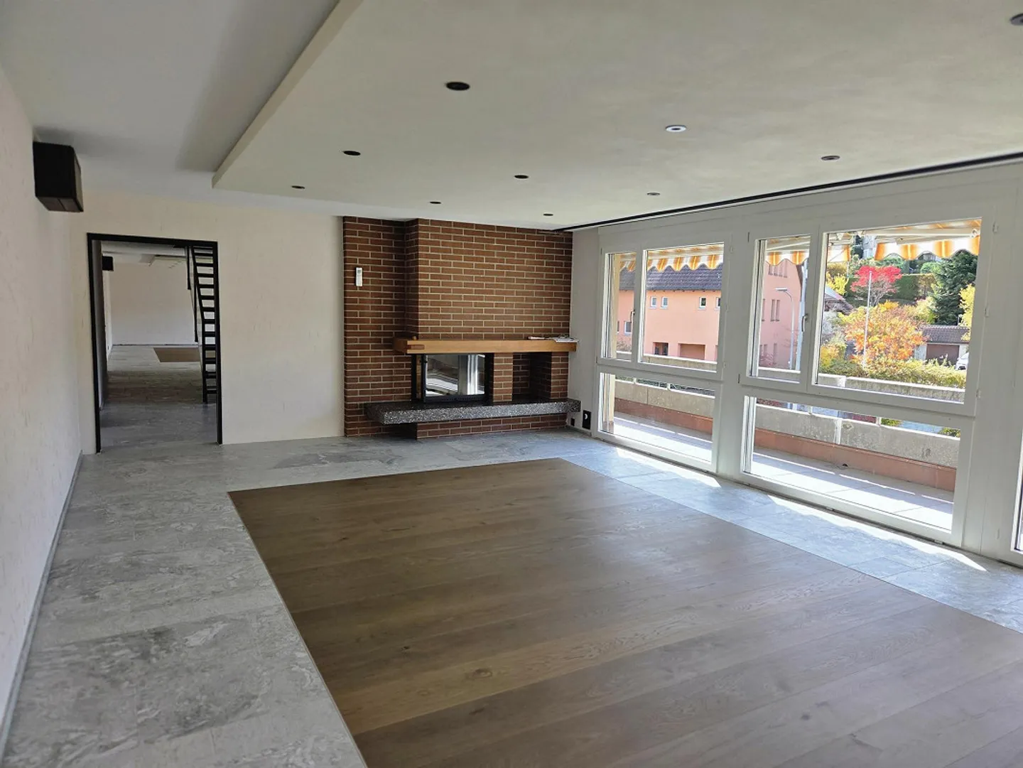 9.5 Room Apartment in Ebmatingen - Photo 3 of 11