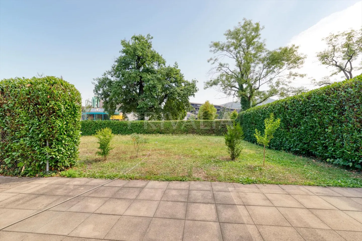 Semi-detached villa with 4 bedrooms and independent studio - Photo 7 of 9