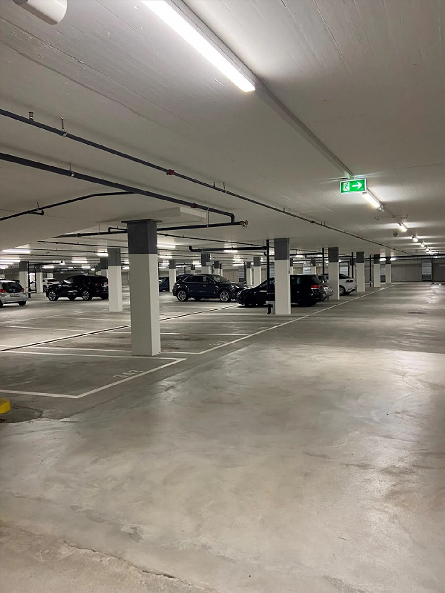 Einstellplatz im Superblock zu vermieten - Foto 1 von 1