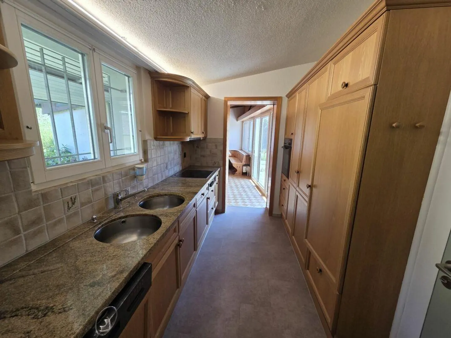 Charming 6-Room Single-Family House with a Wide View - Photo 7 of 10