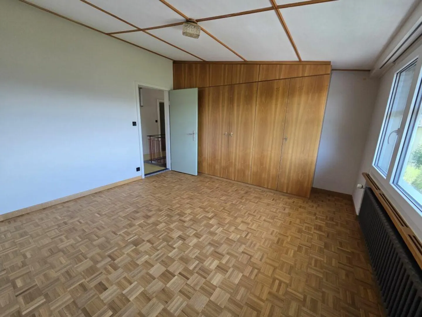 Charming 6-Room Single-Family House with a Wide View - Photo 8 of 10