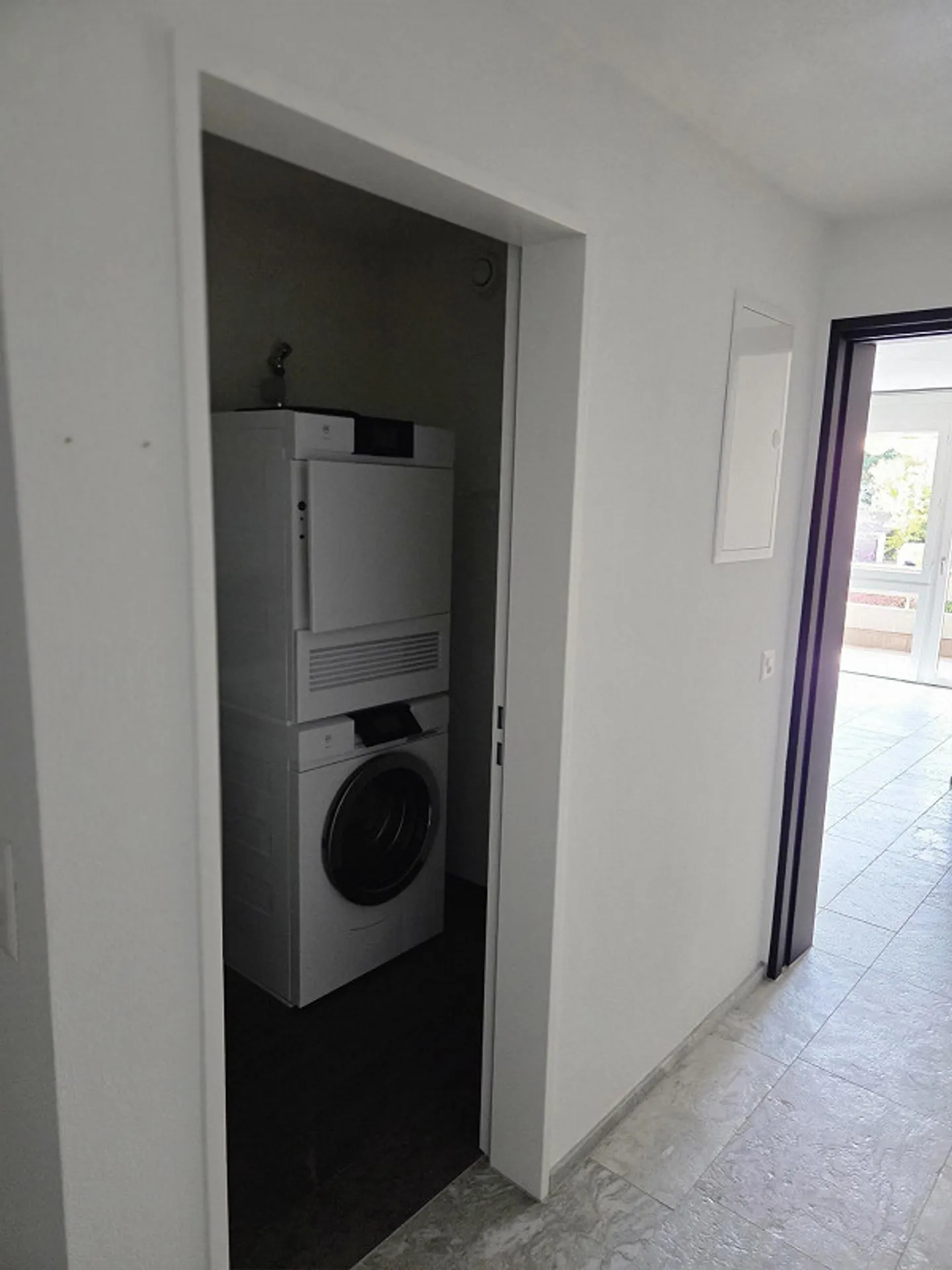 9.5 Room Apartment in Ebmatingen - Photo 7 of 11