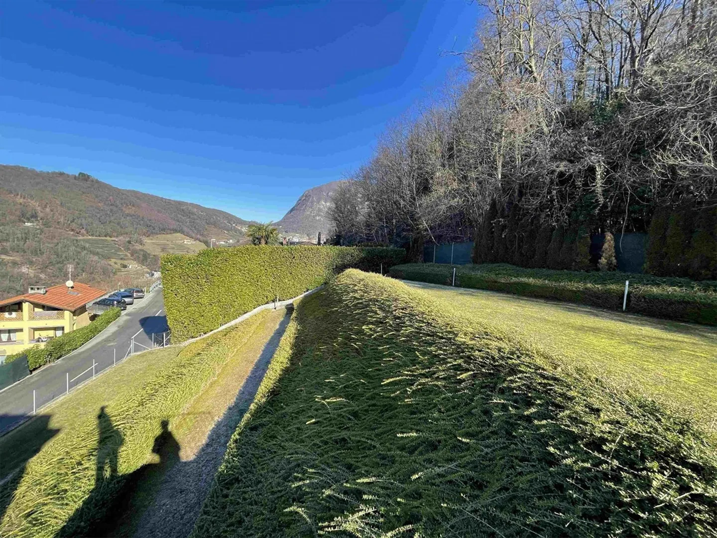INTERESSANTE TERRENO CON SPLENDIDA VISTA LAGO - Foto 3 di 13