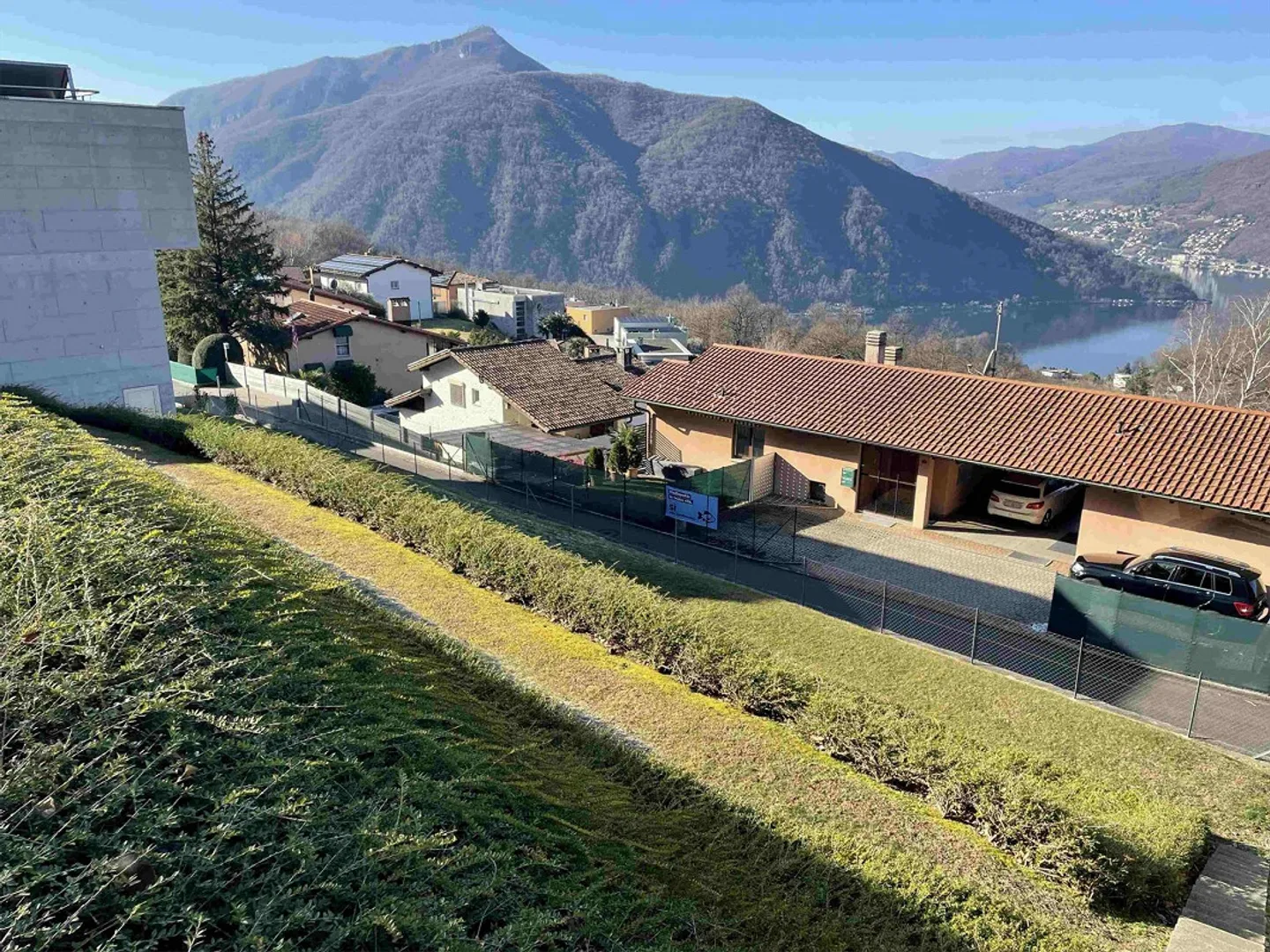 INTERESSANTE TERRENO CON SPLENDIDA VISTA LAGO - Foto 12 di 13