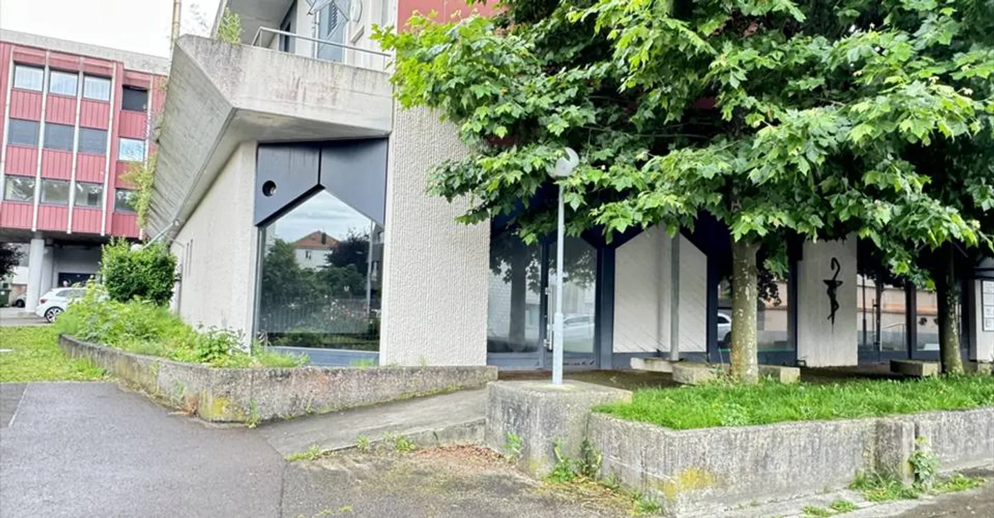 Mischgenutztes Gebäude mieten - Foto 3 von 6