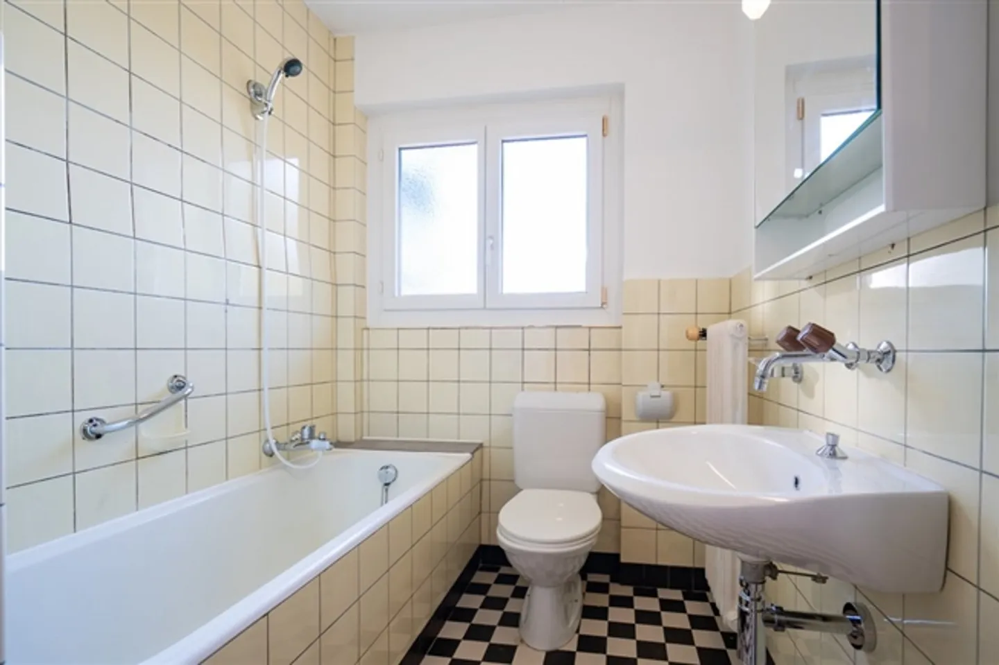 Appartamento ristrutturato di 3,5 stanze - Foto 7 di 11