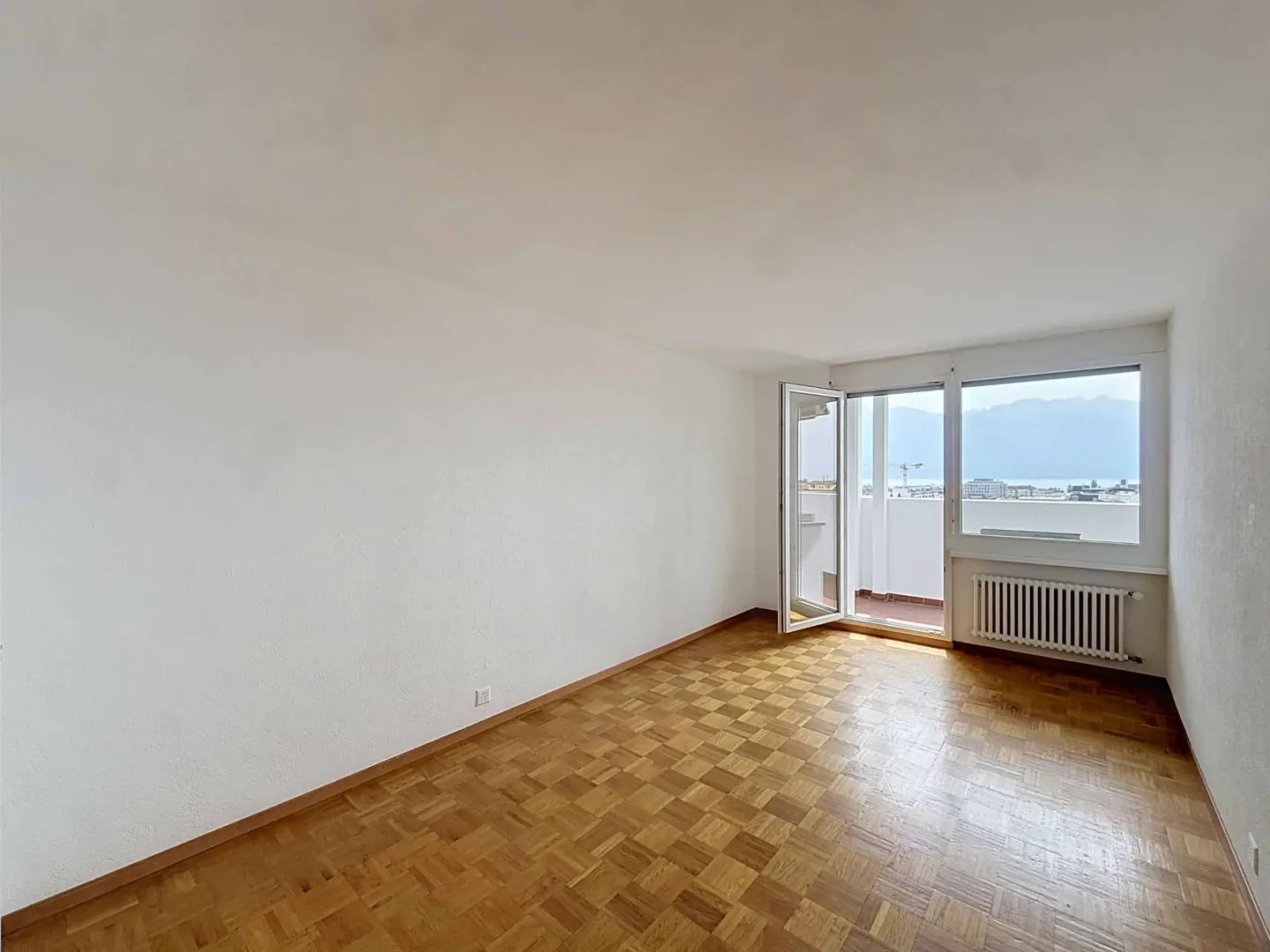 Luminoso appartamento di 4,5 stanze con vista panoramica - Foto 6 di 10