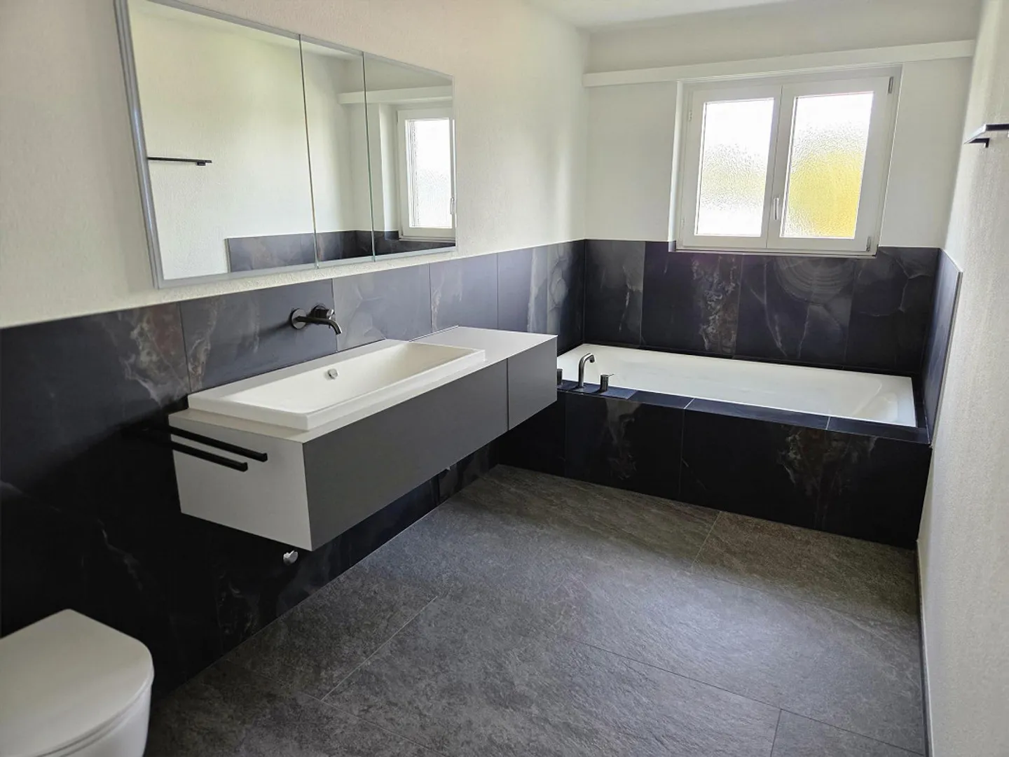 9.5 Room Apartment in Ebmatingen - Photo 11 of 11