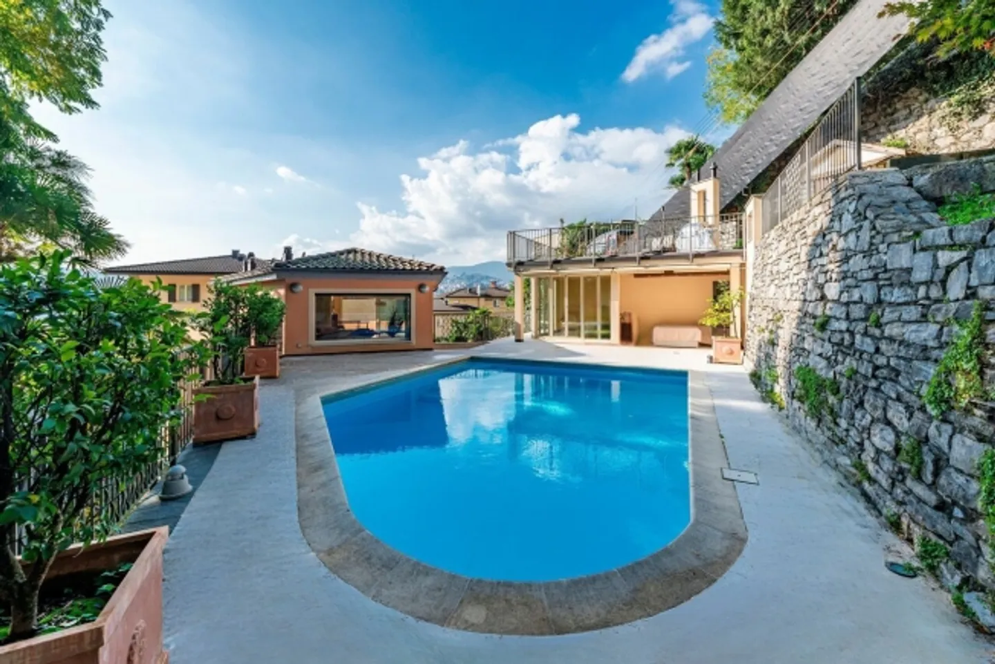 Diana Residence Penthouse Triplex with Lake View and Private Pool - Photo 13 of 13