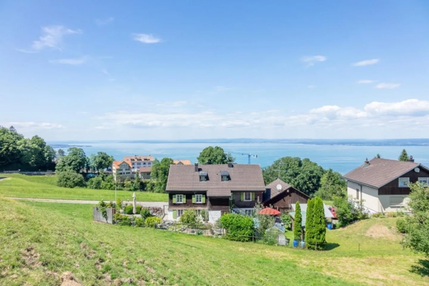 Casa bifamiliare unica - con vista mozzafiato sul lago - Foto 3 di 13