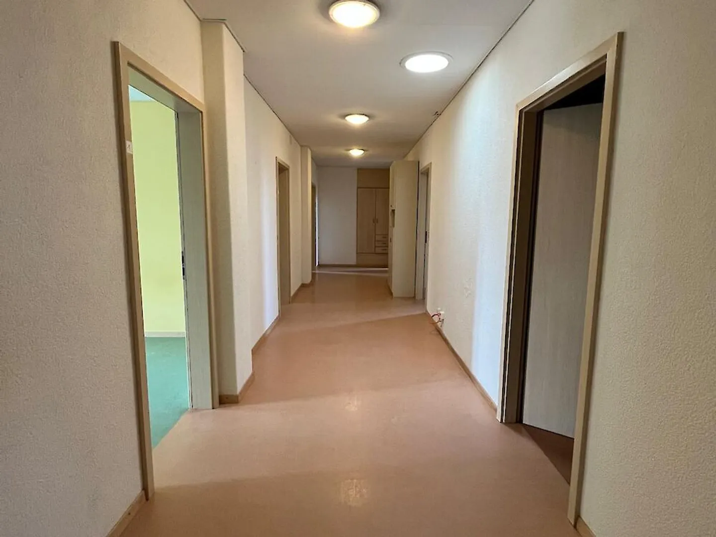 Ampio appartamento 5.5 stanze a Montet - Foto 2 di 13