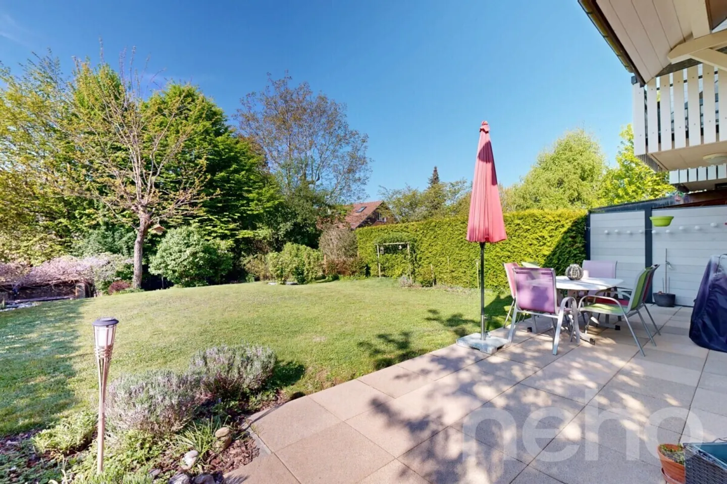 Magnifica casa a schiera con giardino - Foto 2 di 13