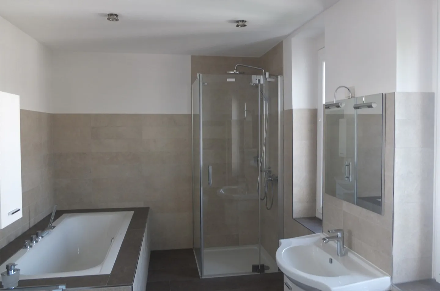 Moderne Wohnung mit grossem Balkon - Foto 9 von 12