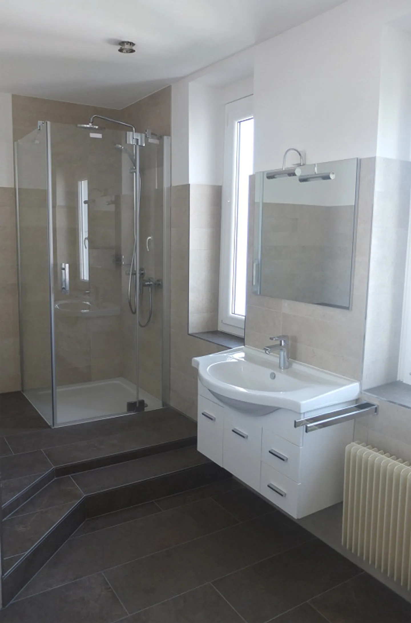 Moderne Wohnung mit grossem Balkon - Foto 11 von 12