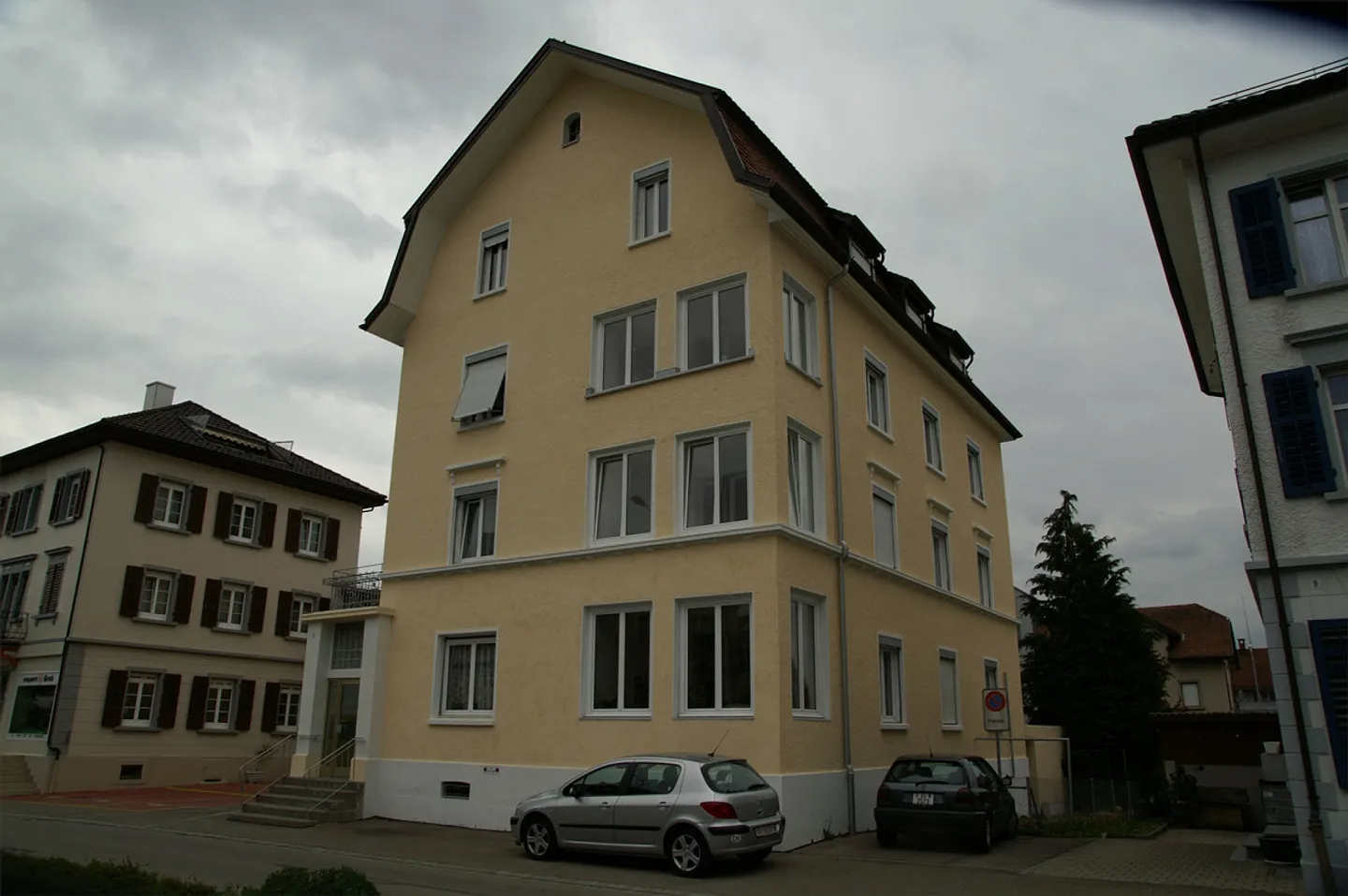 Moderne Wohnung mit grossem Balkon - Foto 1 von 12
