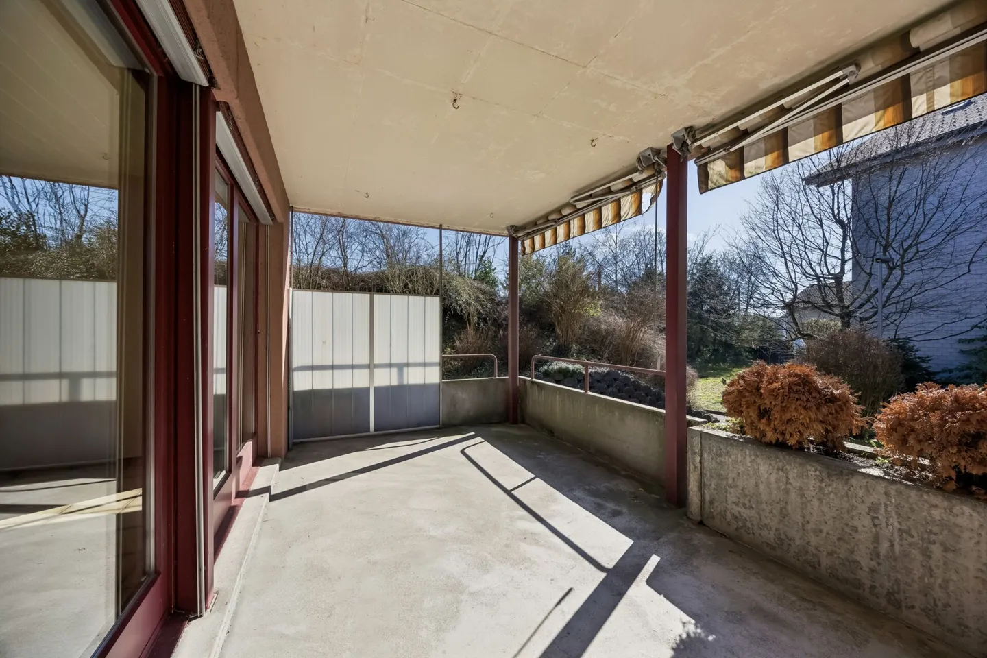 4.5-room apartment with balcony and fireplace near the lake - Photo 10 of 13