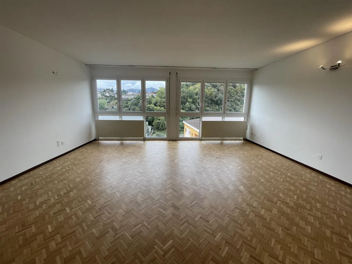 GERÄUMIGE 1.5-WOHNUNG MIT PARKPLATZ - Foto 4 von 9