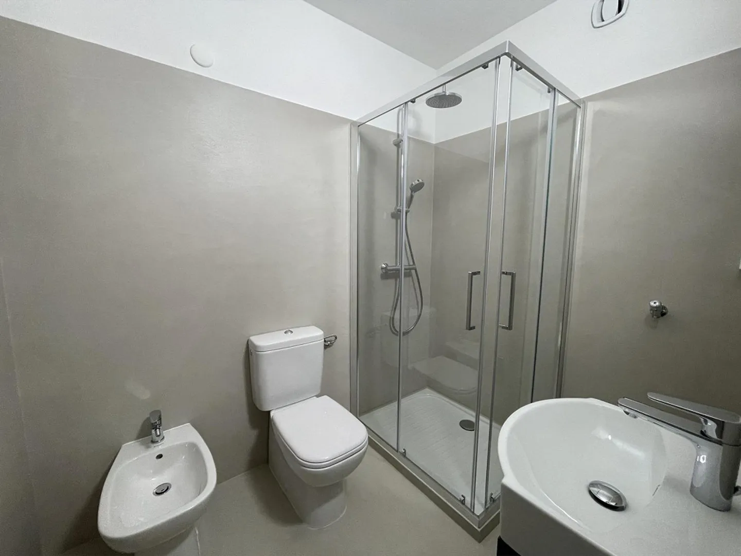 GERÄUMIGE 1.5-WOHNUNG MIT PARKPLATZ - Foto 6 von 9