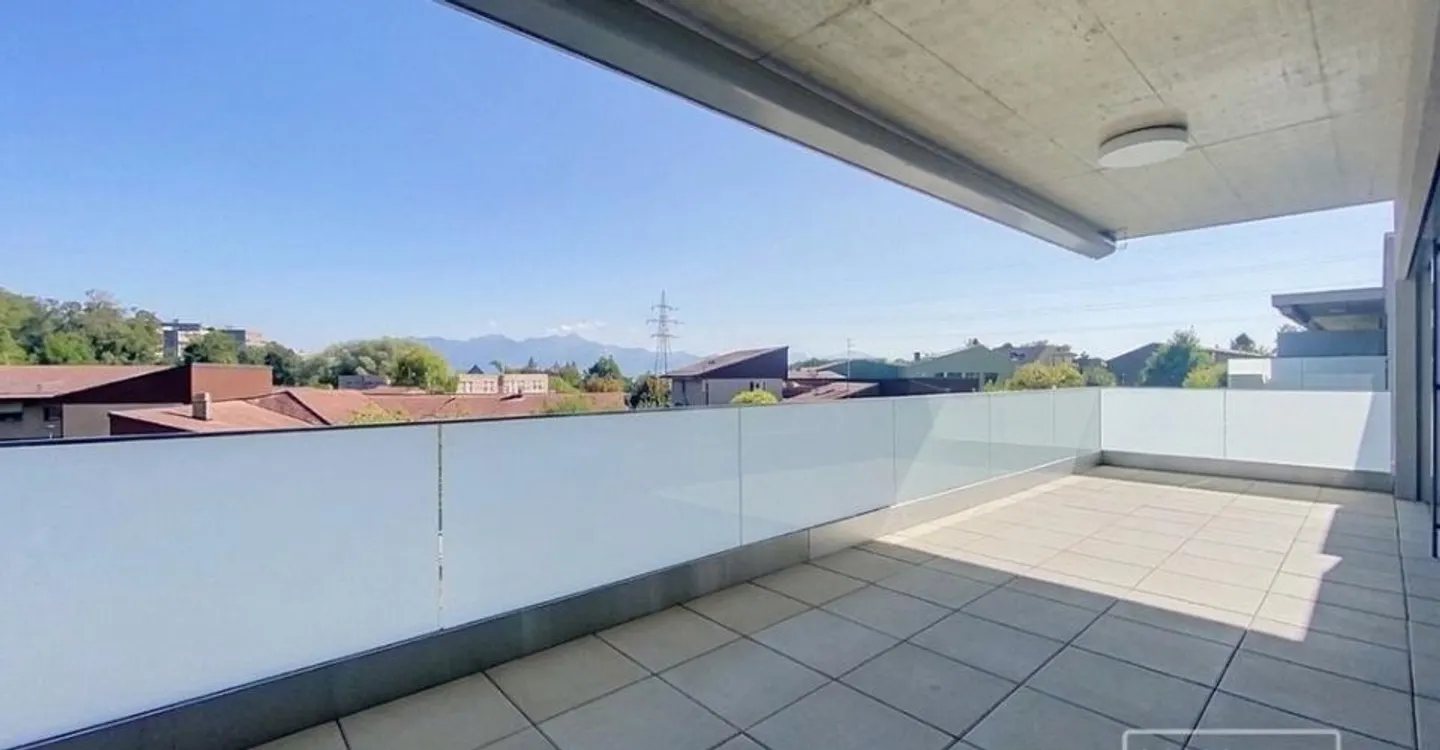 Schöne 4.5 Zimmerwohnung mit freiem Blick - Foto 1 von 6