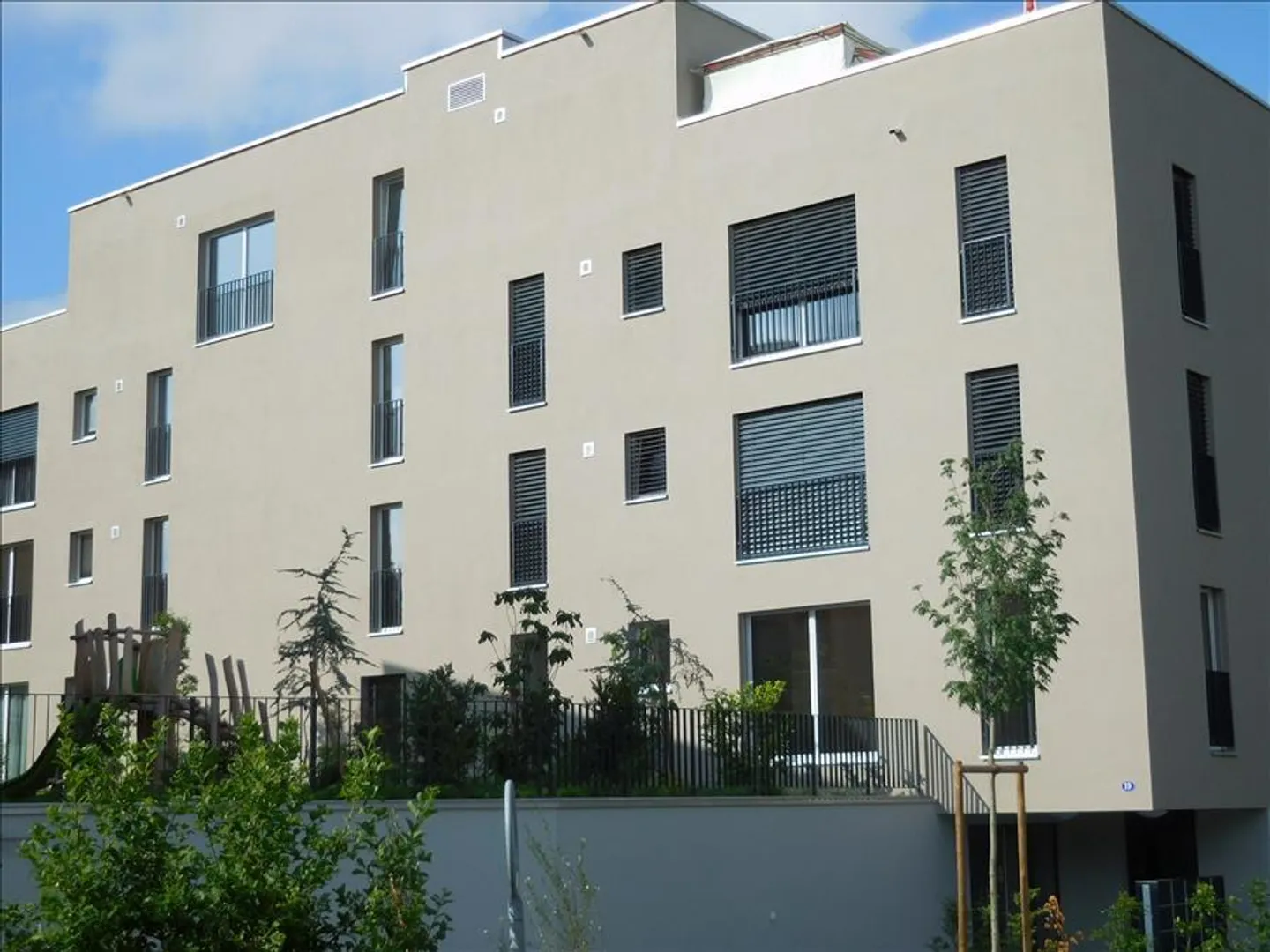 Appartement moderne avec balcon - Photo 3 sur 12