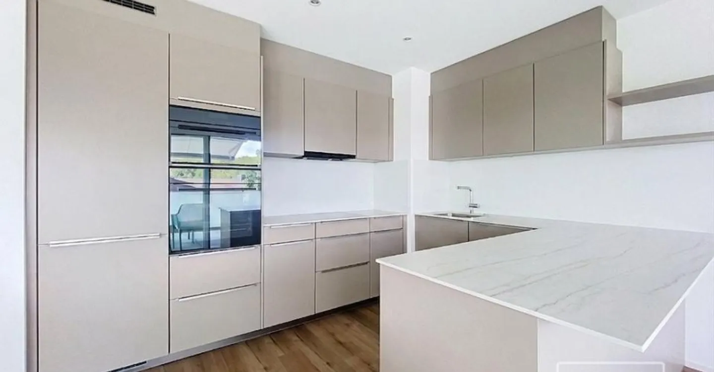 Schöne 4.5 Zimmerwohnung mit freiem Blick - Foto 2 von 6