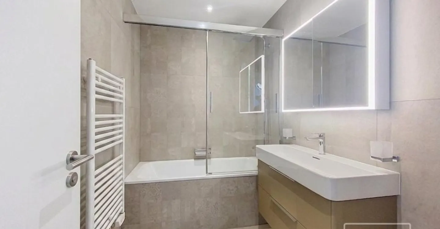 Schöne 4.5 Zimmerwohnung mit freiem Blick - Foto 4 von 6