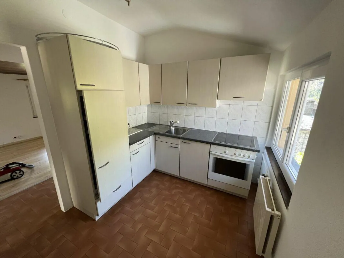 Complesso plurifamiliare con casa 5.5 locali + appartamento di 3.5 ... - Foto 27 di 30