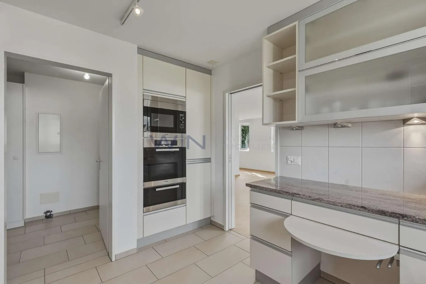 Geräumige Wohnung in zentraler Lage - Foto 3 von 11