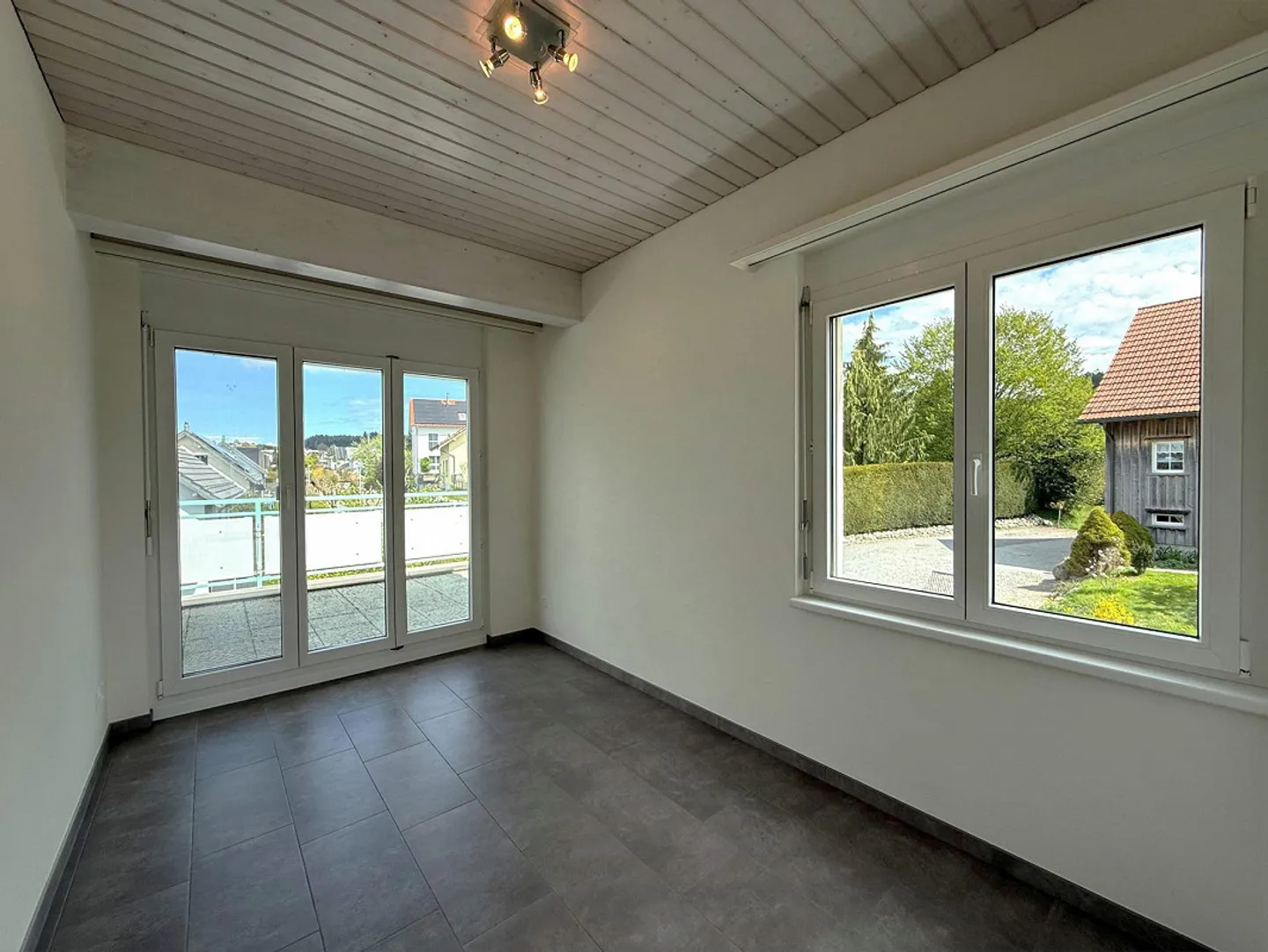 4.5 Room Penthouse Apartment with Sunny View - Photo 6 of 7