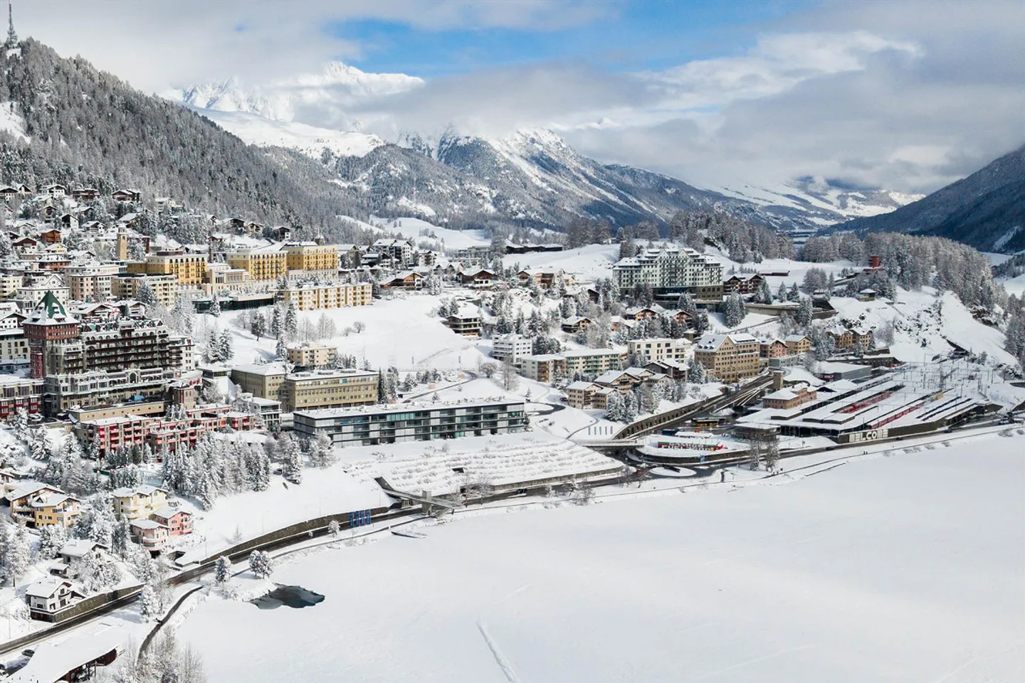 APPARTAMENTO PRESTIGIOSO IN UNA POSIZIONE IMBATTIBILE - Foto 2 di 3