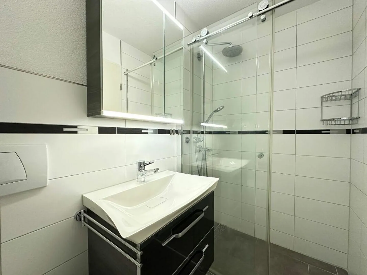 4.5 Room Penthouse Apartment with Sunny View - Photo 3 of 7