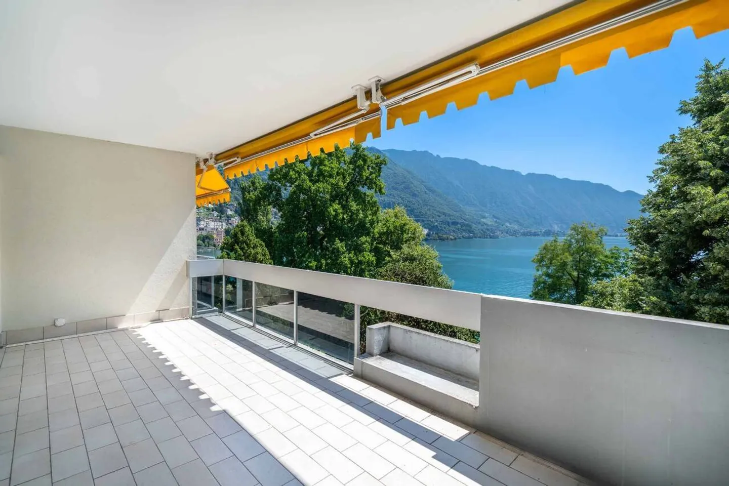 Am Ufer des Sees - Wunderschöne 5,5-Zimmer-Wohnung in ruhiger Lage mit 2 großen Balkonen - Foto 2 von 13