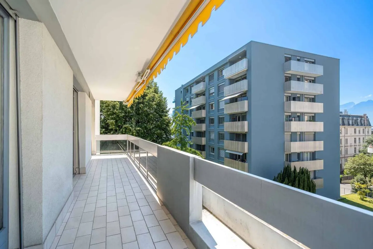 Am Ufer des Sees - Wunderschöne 5,5-Zimmer-Wohnung in ruhiger Lage mit 2 großen Balkonen - Foto 6 von 13