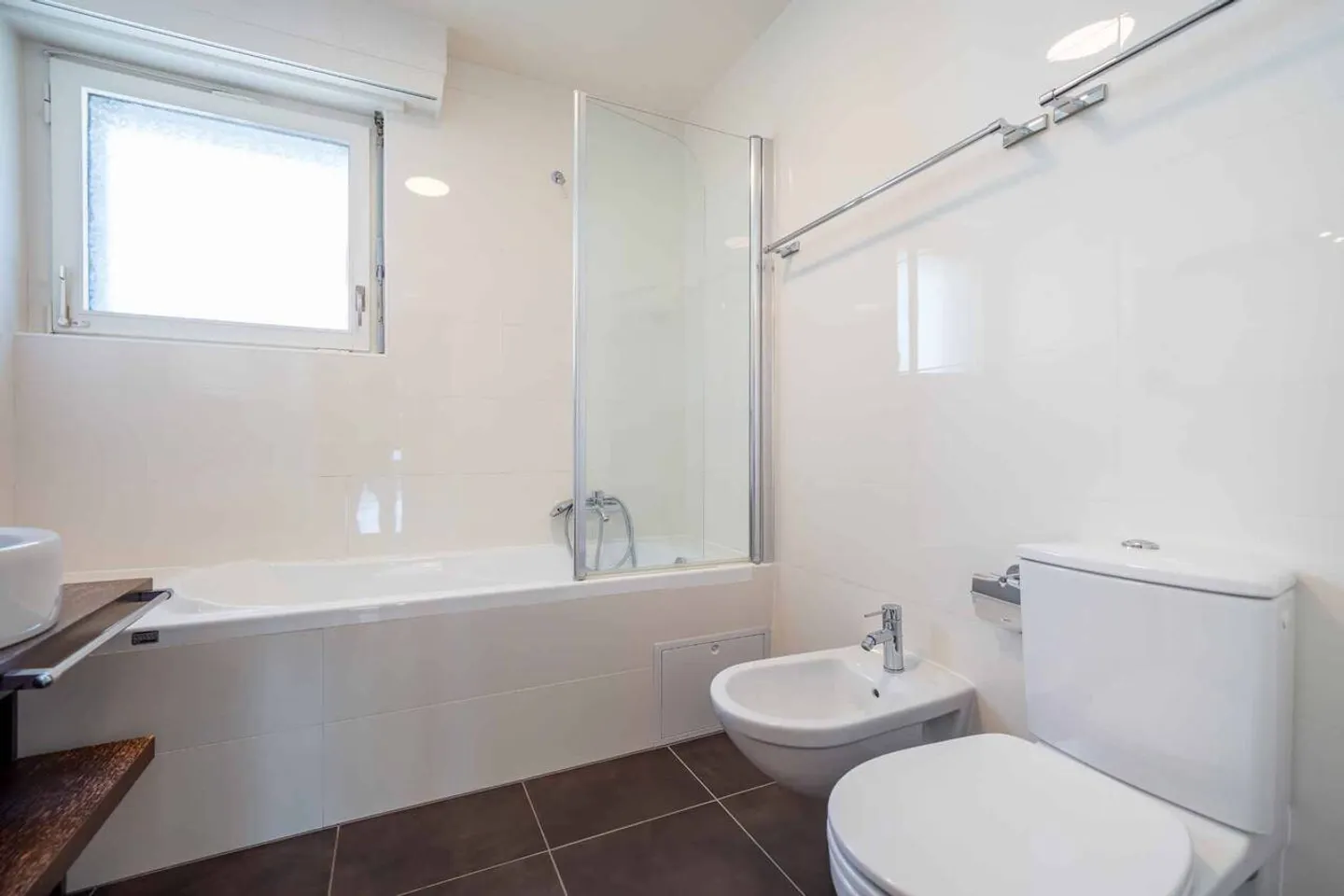 Am Ufer des Sees - Wunderschöne 5,5-Zimmer-Wohnung in ruhiger Lage mit 2 großen Balkonen - Foto 9 von 13