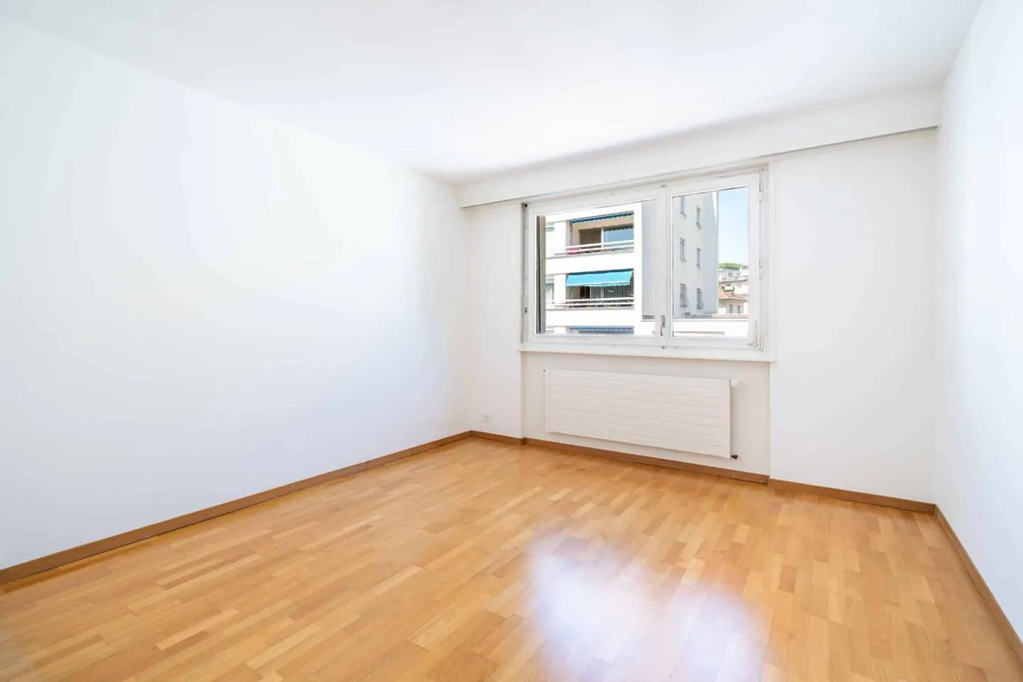 Am Ufer des Sees - Wunderschöne 5,5-Zimmer-Wohnung in ruhiger Lage mit 2 großen Balkonen - Foto 10 von 13