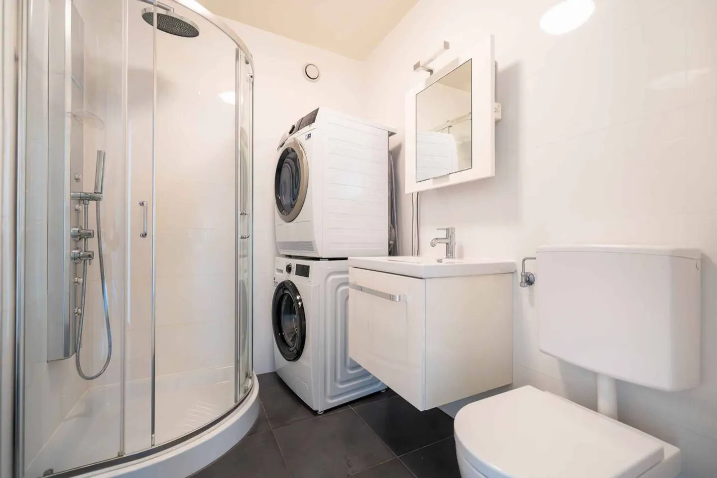 Am Ufer des Sees - Wunderschöne 5,5-Zimmer-Wohnung in ruhiger Lage mit 2 großen Balkonen - Foto 11 von 13