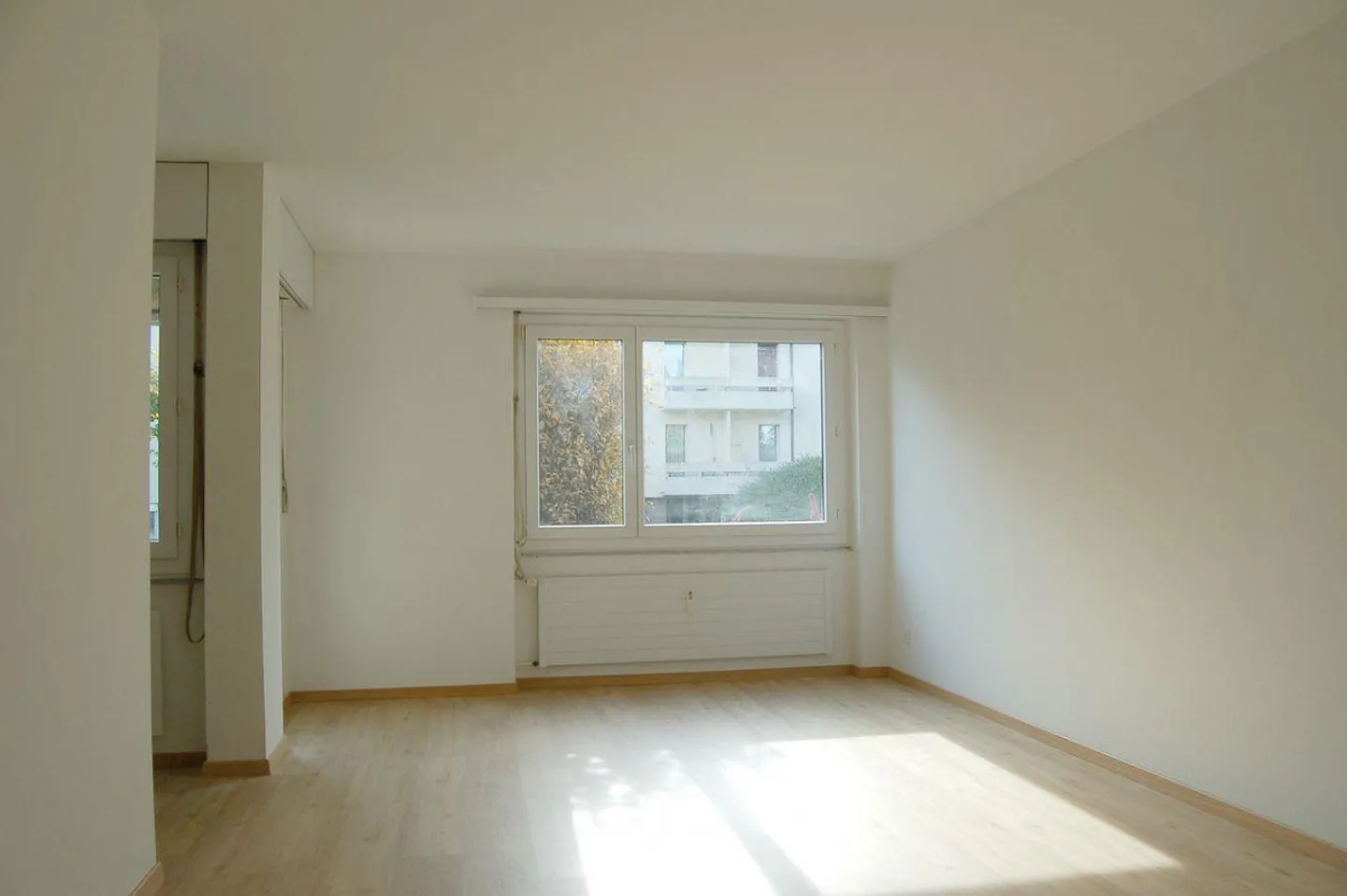 Appartamento attraente di 3 ½ locali con balcone e cucina moderna - Foto 2 di 8