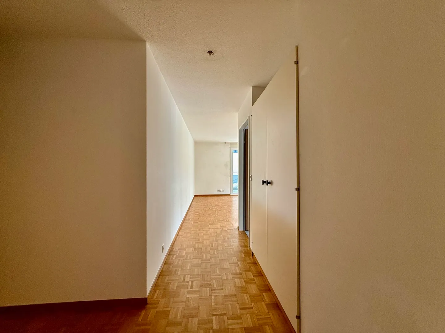 2,5 Zimmer mit Balkon - Foto 5 von 5