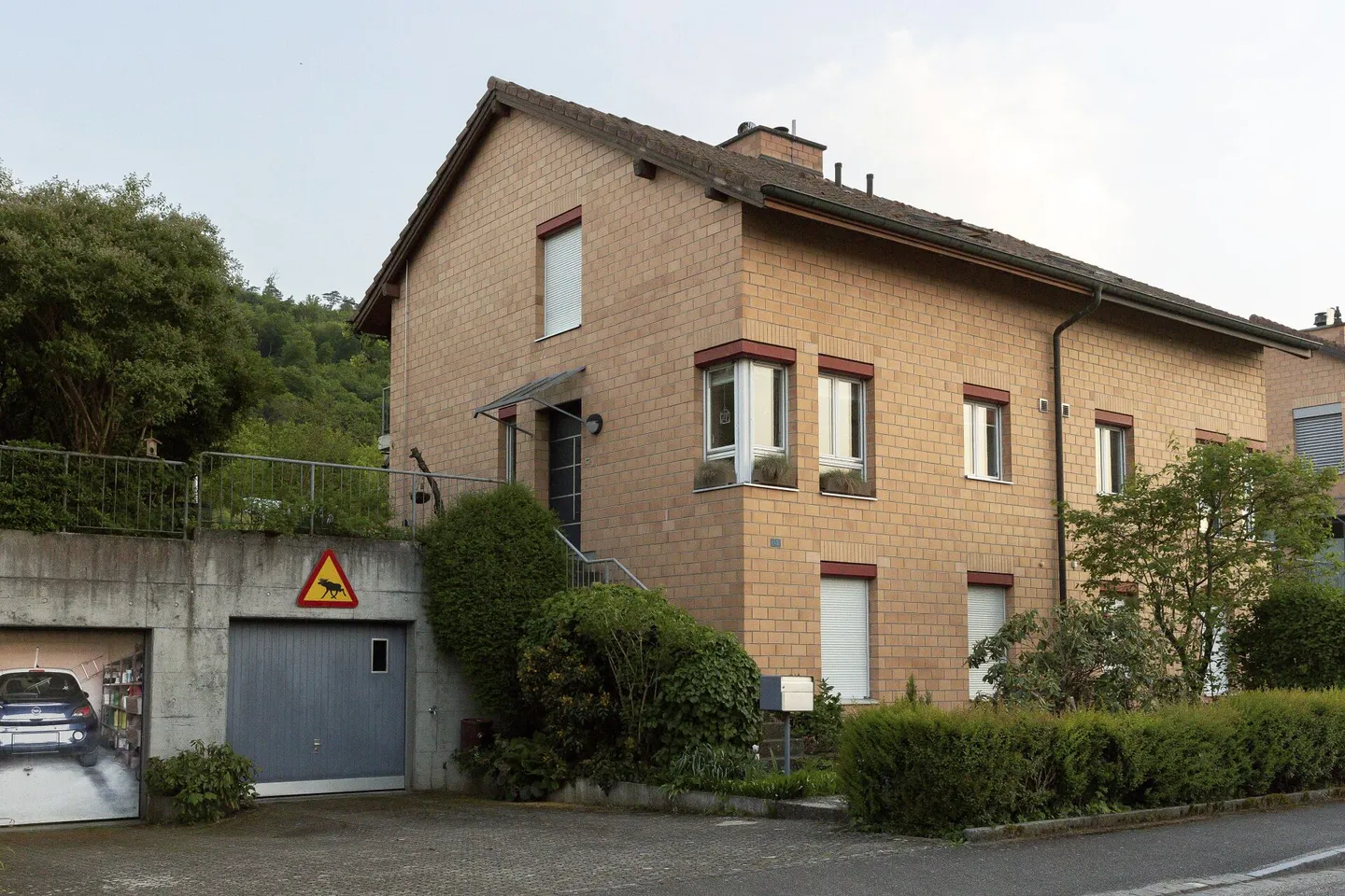 Maison semi-détachée de 5,5 pièces dans un emplacement calme - Photo 1 sur 13