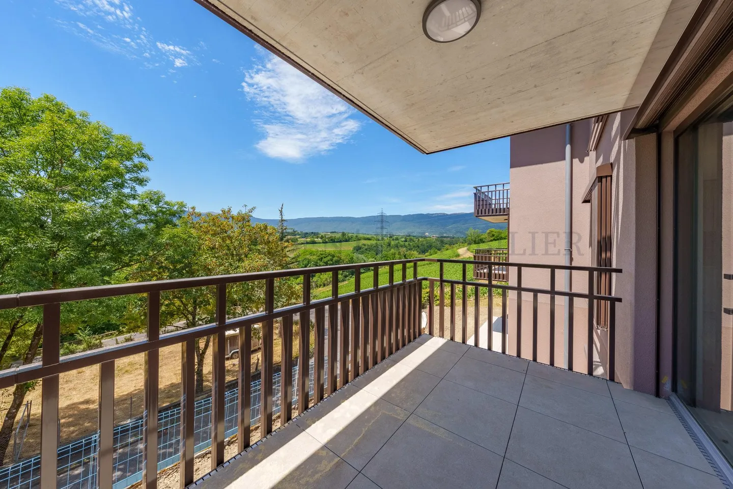 Modernes Apartment mit atemberaubendem Blick - Foto 9 von 9