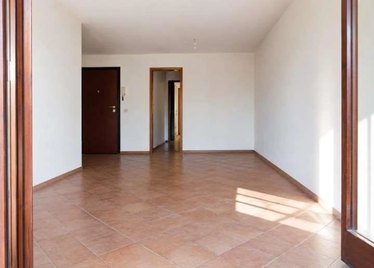 Comano - Elegante 2,5-Zimmer-Wohnung mit Pool und Panoramablick - Foto 1 von 9