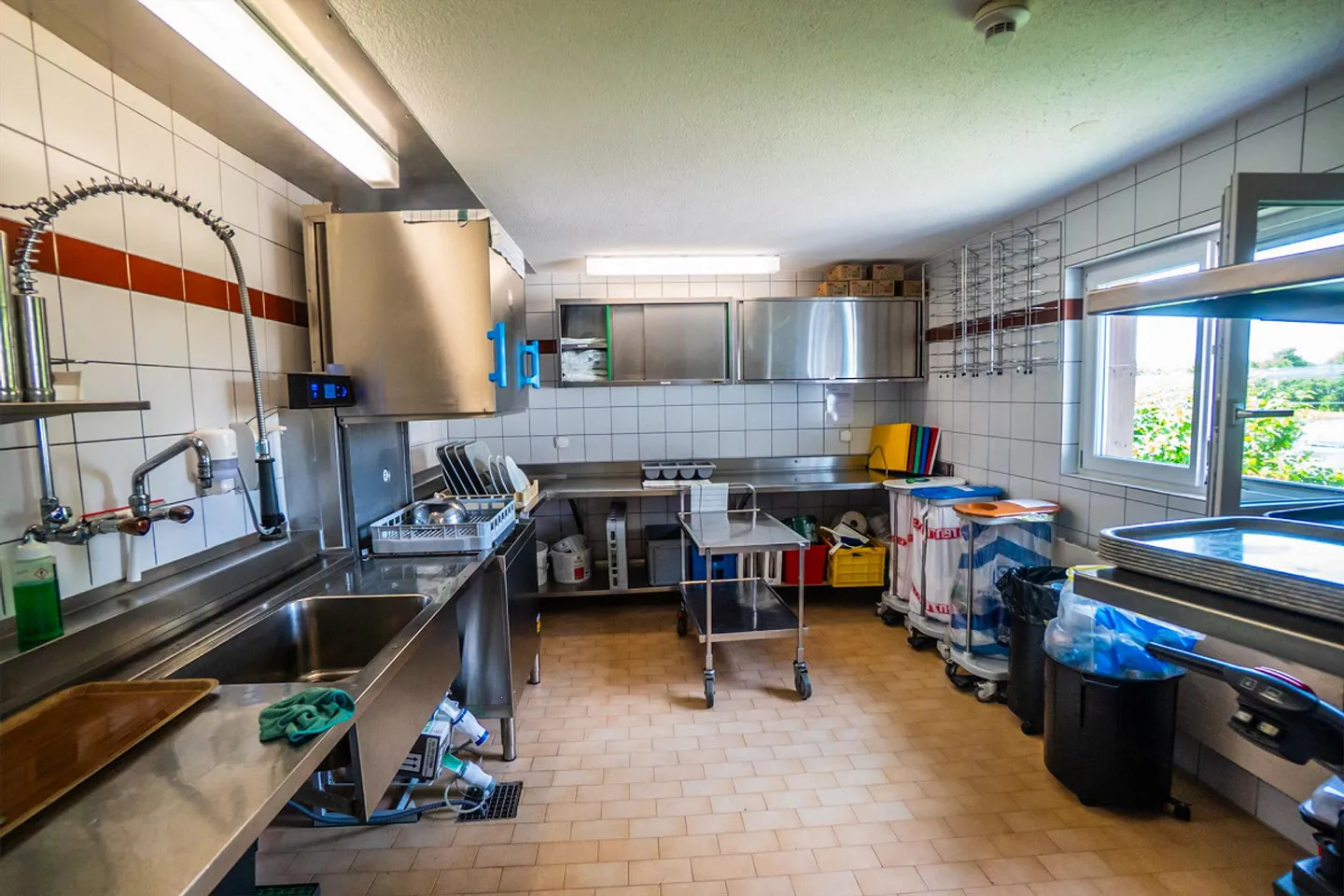 Proprietà commerciale di 3100 m2 - Foto 8 di 13