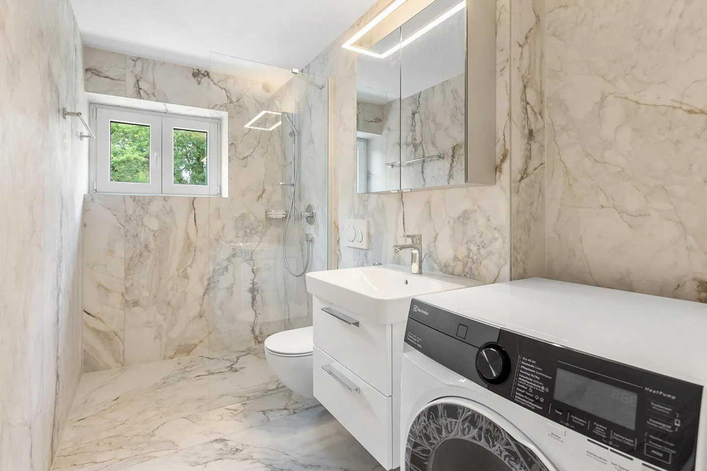 Modernes Apartment in historischer Villa - Foto 8 von 9